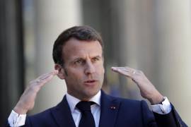 Macron invitó a sus homólogos europeos al Palacio del Elíseo para una reunión concertada apresuradamente para discutir cómo aumentar el suministro de municiones a Ucrania.