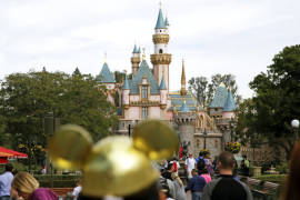 Disneyland se recupera tras apagón