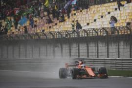 Niebla cancela los segundos libres y deja a Alonso casi sin rodar en el GP de China