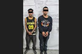 Los dos hombres fueron detenidos por policías municipales tras ser señalados como probables responsables del robo a una tienda de conveniencia en Loma Linda.