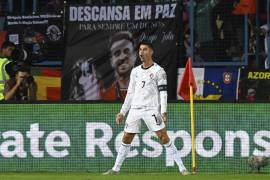 Cristiano Ronaldo celebró con euforia su doblete en la victoria 5-0 de Portugal sobre Armenia, alcanzando los 140 goles con su selección.