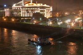 Barco vuelca en Budapest y se hunde en el Río Danubio; mueren 7 pasajeros