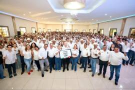 Carlos Robles Loustaunau, presidente del PRI Coahuila, encabezó el Consejo Político Municipal de Arteaga y la entrega del reconocimiento a la estructura partidista.