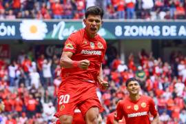 El mexicano Jesús Gallardo abrió el marcador desde el punto penal en el triunfo 2-0 de Toluca sobre Chivas, resultado que colocó a los Diablos Rojos como líderes momentáneos del Clausura 2026 de la Liga MX