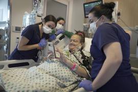 Una mujer que recibió un trasplante de riñón de cerdo el pasado 12 de abril en un hospital de Nueva York y que 47 días después tuvo que ser extirpado, ha muerto.