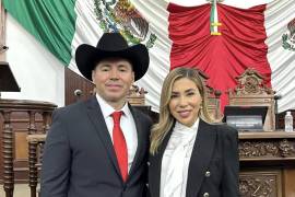 Tony y Tania Flores, además de autoridades y representantes de Múzquiz, han sido proveedores de la CFE.