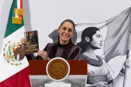 Claudia Sheinbaum presenta “Diario de una transición histórica”, su nuevo libro donde relata su llegada a la presidencia y su vínculo político con Andrés Manuel López Obrador, disponible en librerías a partir de este fin de semana.