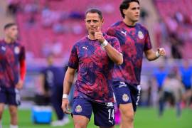 Tras su salida de Chivas de Guadalajara, Javier Hernández analiza su siguiente movimiento profesional.