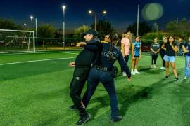 Mujeres de Villa Real participaron en el primer taller de defensa personal llevado directamente a una colonia de Piedras Negras.