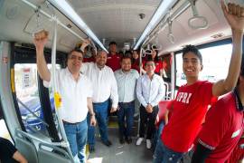Usuarios de la Ruta Estudiantil Gratuita destacan el ahorro que representa el servicio para sus traslados diarios.