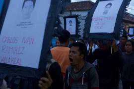 Expertos del GIEI detallaron que existen inconsistencias en las conversaciones de WhatsApp sobre el caso Ayotzinapa.