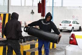 La afluencia de personas se intensificó a partir de las 4 de la tarde, cuando comenzaron a sentirse con mayor fuerza las bajas temperaturas en la capital del estado.
