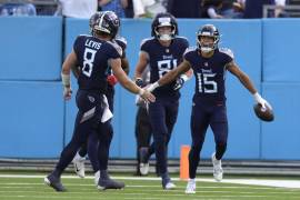 Nick Westbrook-Ikhine fue el receptor que atrapó y corrió para anotar el longevo touchdown gracias al pase del quarterback de los Titans, Will Levis.