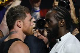 Canelo Álvarez y Terence Crawford, listos para su duelo en Las Vegas tras igualar 167.5 libras en el pesaje oficial celebrado en el Fountainebleu.
