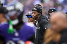 El mariscal de campo no participó en el entrenamiento del lunes con los Ravens, manteniendo la duda sobre su regreso ante los Bears.