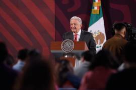 López Obrador afirma que hay abogados que tratan de sacar provecho de este tema | Foto: Especial