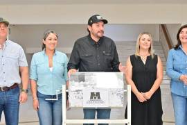 El alcalde Carlos Villarreal Pérez anunció a los ganadores de los viajes a Mazatlán.