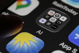 Berlin (Germany), 31/10/2025.- (ILLUSTRATION) - A mobile phone display showing the icons of artificial intelligence (AI) apps Deepseek, Chatgpt and Gemini in Berlin, Germany, 31 October 2025. (Alemania) EFE/EPA/HANNIBAL HANSCHKE