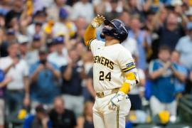 William Contreras encabezó la ofensiva de Milwaukee con tres carreras producidas, fundamentales para colocar contra las cuerdas a los Dodgers.
