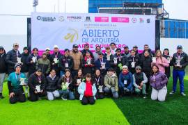 Autoridades deportivas y municipales encabezaron la ceremonia de premiación del Abierto de Arquería.