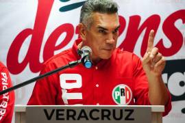 Peculiar propuesta lanzó el dirigente nacional del PRI, ‘Alito’ Moreno Cárdenas, sobre las próximas elecciones de 2027, al pedir a agrupaciones políticas que no registren candidatos para evidenciar a ‘Andy’ López Beltrán.