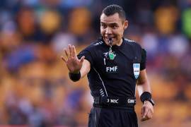 Marco Antonio Ortiz tuvo problema por haberle pedido la camiseta al astro argentino en el partido de la Concacaf.