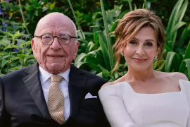 Murdoch estuvo casado por última vez con la modelo y actriz Jerry Hall. Contrajeron matrimonio en 2016 y se divorciaron en 2022