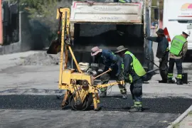 Continúan trabajos de bacheo y rehabilitación.