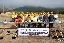 La alcaldesa Ana Karen Sánchez encabezó la entrega de equipo de protección a brigadas forestales en la subestación Los Lirios-Tunal.