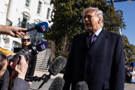 Los riesgos para el presidente Trump derivados del ataque a Irán se intensifican a medida que aumentan las bajas, suben los precios del petróleo y la guerra se extiende por la región.