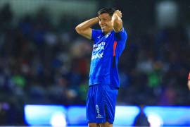 Ángel Sepúlveda intentó abrir el marcador con un remate de cabeza, pero el portero Gutiérrez respondió con reflejos.