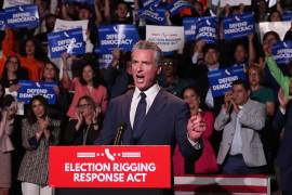 El gobernador de California, Gavin Newsom, habla durante una conferencia de prensa el 14 de agosto de 2025 en Los Ángeles.