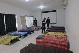 El albergue de la Central de Bomberos fue habilitado para brindar refugio durante la temporada invernal.