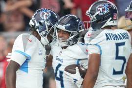 Cam Ward lideró la remontada de los Titans de Tennessee ante los Cardinals de Arizona con una ofensiva decisiva en los últimos segundos del partido.