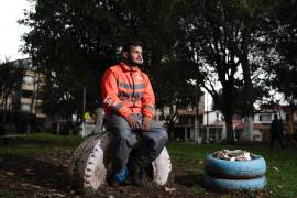 Daniel García, un migrante venezolano, en Bogotá, Colombia. Los migrantes están sopesando la posibilidad de una nueva administración de Trump para decidir si emprenderán o no el viaje a Estados Unidos.