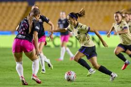 Aficionados permanecieron en el Volcán pese a la tormenta eléctrica y retraso de casi dos horas.