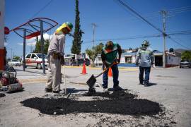 El Ayuntamiento reforzó las cuadrillas de trabajo para atender las vialidades con mayores afectaciones.