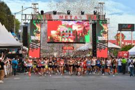 Las calles de Saltillo volvieron a llenarse de color, música y apoyo para los corredores de la 21K Coahuila.