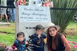A tres meses de su asesinato, la presidenta municipal de Uruapan, Grecia Quiroz, develó una placa en memoria de su difunto esposo, el exedil Carlos Manzo.