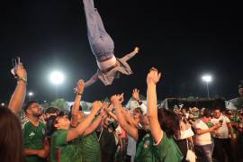 La afición mexicana celebró el triunfo de la Selección Nacional, que ganó con goles de Julián Quiñones y Raúl Jiménez.