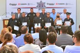 Catorce elementos jubilados fueron reconocidos por los años de servicio prestados a la corporación.