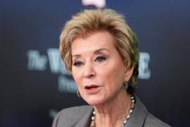 La secretaria de Educación, Linda McMahon, habla con periodistas en la Sala de Prensa James Brady de la Casa Blanca, el jueves 20 de noviembre de 2025, en Washington.