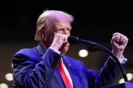 Con el propósito de atraer el voto femenino el expresidente y actual candidato republicano a la presidencia de Estados Unidos, Donald Trump, agirmó que quiere ser “el protector” de las mujeres.