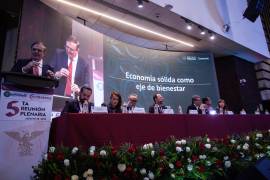 En la reunión plenaria de las y los diputados de Morena, dijo que la negociación del TMEC ha sido buena.