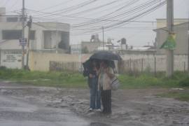 El SMN pronostica lluvias intensas en tres estados y temperaturas de hasta 45 °C en el norte; Coahuila tendrá lluvias y fuertes vientos.