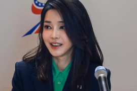 Kim Keon Hee, esposa del presidente surcoreano, Yoon Suk Yeol, ha prestado declaración durante doce horas en un caso en el que está investigada