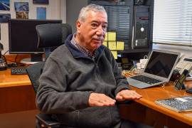 El investigador del Instituto de Geofísica Carlos Valdés González posando durante. En los primeros ocho meses de 2025 han sucedido más de 21,000 sismos en México.