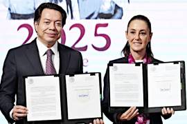 La Presidenta Claudia Sheinbaum firmó ayer un decreto que congela en 58 y 56 años la edad de retiro para hombres y mujeres, respectivamente.