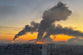 Tres personas murieron este domingo en la región de Moscú por un ataque ucraniano con drones en la principal jornada de las elecciones parlamentarias en Rusia, informaron las autoridades locales.