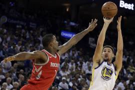 Rockets remontan y vencen a Warriors